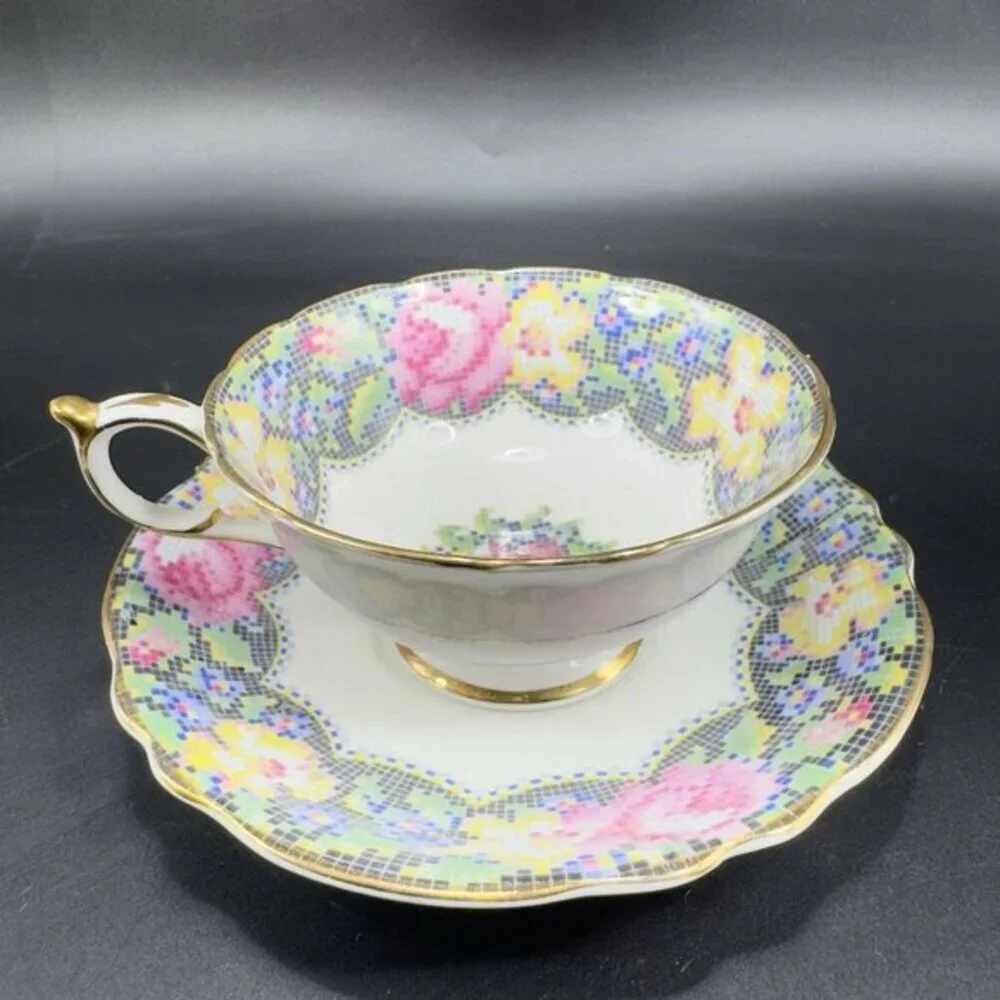 PARAGON Teacup‎ and Saucer Gingham Rose Needlepoint Pattern Porcelain Bone China